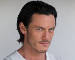 WHAT IS THE ZODIAC SIGN OF LUKE EVANS?
